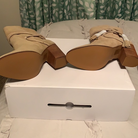 Booties Suede Leather NWT - Picture 3 of 6